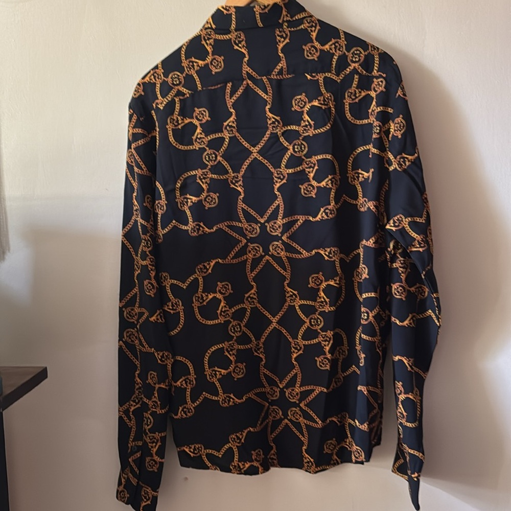 🌟🖤🏆🖤Black and Gold Chain Print Shirt - Picture 2 of 6